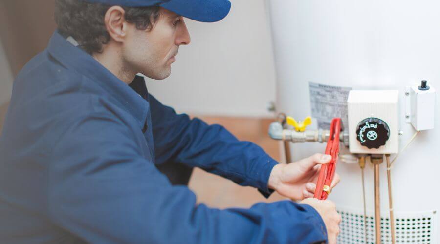 Expert burst pipe repair services in Blackstone, IL